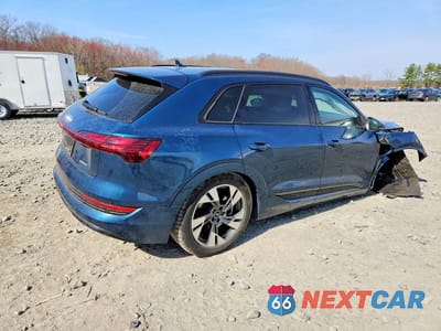Trzecie zdjęcie samochodu z tyłu: 2023 AUDI E-TRON PREMIUM VIN:WA1AAAGE3PB019627 - miniatura