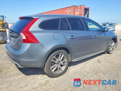 Trzecie zdjęcie samochodu z tyłu: 2018 VOLVO V60 CROSS COUNTRY PREMIER VIN:YV440MWK4J2053739 - miniatura