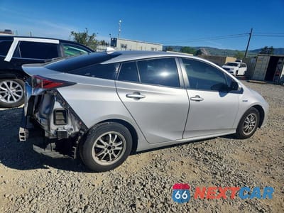 Trzecie zdjęcie samochodu z tyłu: 2018 TOYOTA PRIUS TWO VIN:JTDKBRFU8J3593561 - miniatura