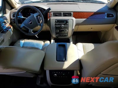 Zdjęcie 8 z 14 samochodu: 2013 GMC YUKON SLT VIN:1GKS1CE05DR189976 - miniatura