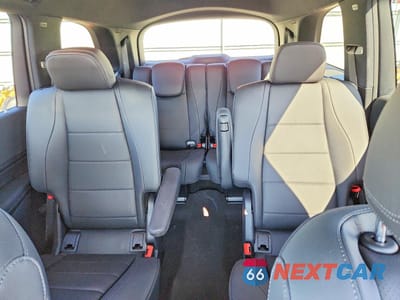 Zdjęcie 10 z 14 samochodu: 2025 MERCEDES-BENZ GLS 450 4MATIC VIN:4JGFF5KE4SB339331 - miniatura