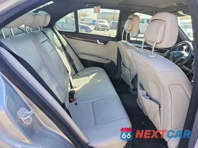 Zdjęcie 10 z 12 samochodu: 2013 MERCEDES-BENZ C 250 VIN:WDDGF4HBXDR264389 - miniatura