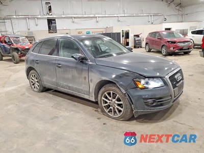 Czwarte zdjęcie samochodu z boku: 2011 AUDI Q5 PREMIUM PLUS VIN:WA1LFAFP0BA043198 - miniatura