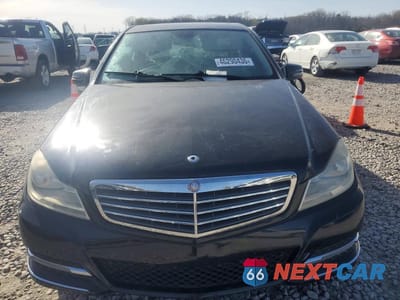 Piąte zdjęcie samochodu w środku: 2013 MERCEDES-BENZ C 250 VIN:WDDGF4HB1DR259209 - miniatura