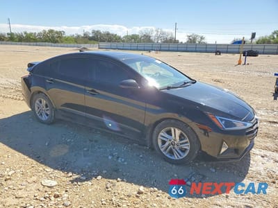 Czwarte zdjęcie samochodu z boku: 2020 HYUNDAI ELANTRA VALUE EDITION VIN:5NPD84LF2LH602908 - miniatura