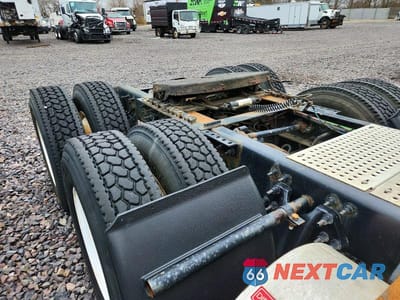 Zdjęcie 9 z 10 samochodu: 2019 INTERNATIONAL LT625 SEMI TRUCK VIN:3HSDZTZR3KN074329 - miniatura