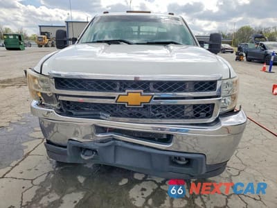 Piąte zdjęcie samochodu w środku: 2014 CHEVROLET SILVERADO FLATBED TRUCK VIN:1GB4CZC89EF157288 - miniatura