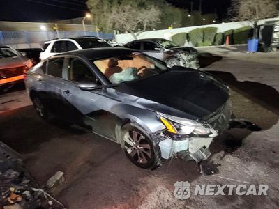 Czwarte zdjęcie samochodu z boku: 2020 NISSAN ALTIMA 2.5 S VIN:1N4BL4BV2LC164956 - miniatura