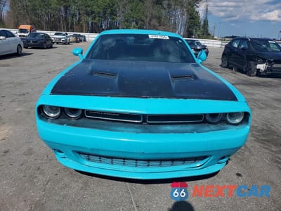Piąte zdjęcie samochodu w środku: 2018 DODGE CHALLENGER SXT VIN:2C3CDZAG7JH172237 - miniatura