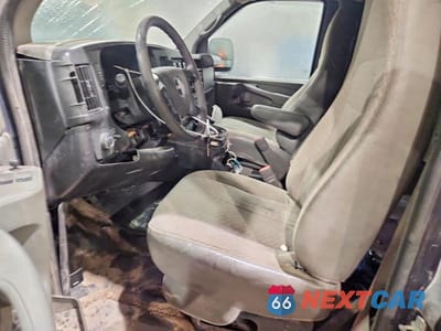 Zdjęcie 7 z 12 samochodu: 2011 GMC SAVANA G3500 VIN:1GTZ7UCG9B1152164 - miniatura