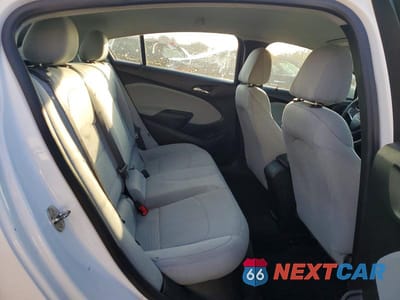 Zdjęcie 10 z 11 samochodu: 2019 CHEVROLET CRUZE LS VIN:3G1BC6SM8KS528957 - miniatura