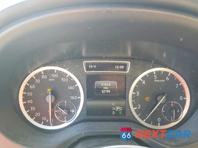 Zdjęcie 9 z 12 samochodu: 2018 INFI QS30 VIN:SJKCH5CR4JA058425 - miniatura