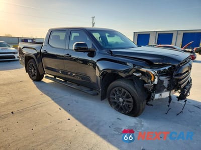Czwarte zdjęcie samochodu z boku: 2026 TOYOTA TUNDRA LIMITED VIN:5TFZA5ABXTX055794 - miniatura