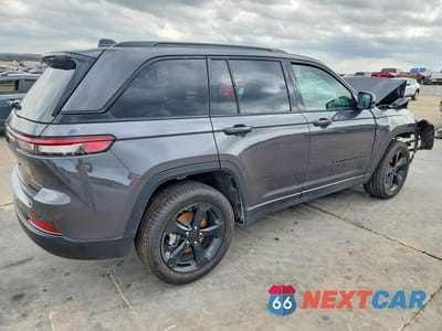 Trzecie zdjęcie samochodu z tyłu: 2025 JEEP GRAND CHEROKEE LIMITED VIN:1C4RJHBGXSC318299 - miniatura