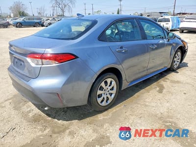Trzecie zdjęcie samochodu z tyłu: 2025 TOYOTA COROLLA LE VIN:5YFB4MDE3SP272769 - miniatura