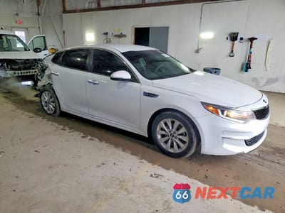Czwarte zdjęcie samochodu z boku: 2016 KIA OPTIMA LX VIN:5XXGT4L39GG060659 - miniatura