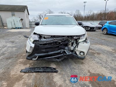 Piąte zdjęcie samochodu w środku: 2019 MITSUBISHI OUTLANDER SE VIN:JA4AD3A38KZ025126 - miniatura