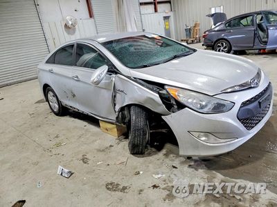 Czwarte zdjęcie samochodu z boku: 2012 HYUNDAI SONATA HYBRID BASE VIN:KMHEC4A41CA031743 - miniatura