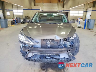 Piąte zdjęcie samochodu w środku: 2016 NISSAN SENTRA S VIN:3N1AB7AP6GY251689 - miniatura