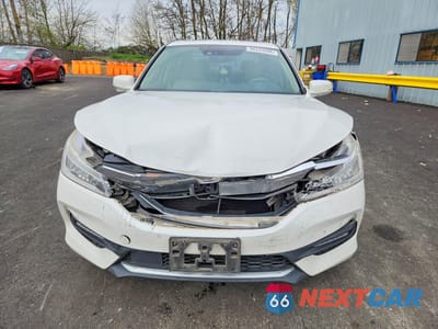 Piąte zdjęcie samochodu w środku: 2016 HONDA ACCORD TOURING VIN:1HGCR3F92GA030410 - miniatura
