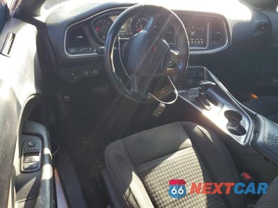 Zdjęcie 8 z 11 samochodu: 2018 DODGE CHALLENGER SXT VIN:2C3CDZAG5JH118841 - miniatura