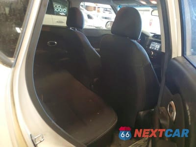 Zdjęcie 11 z 12 samochodu: 2018 KIA SOUL + VIN:KNDJP3A58J7904523 - miniatura