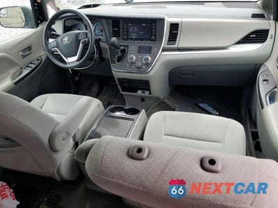 Zdjęcie 8 z 14 samochodu: 2018 TOYOTA SIENNA LE 8-PASSENGER VIN:5TDKZ3DCXJS930314 - miniatura