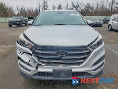 Piąte zdjęcie samochodu w środku: 2016 HYUNDAI TUCSON SE VIN:KM8J3CA48GU134266 - miniatura