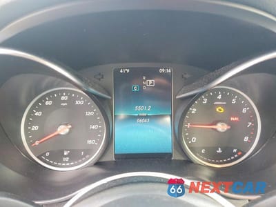 Zdjęcie 9 z 13 samochodu: 2019 MERCEDES-BENZ C 300 4MATIC VIN:55SWF8EB6KU312781 - miniatura