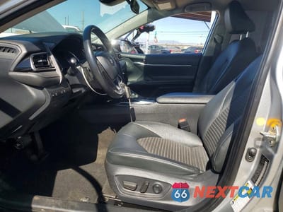 Zdjęcie 7 z 12 samochodu: 2019 TOYOTA CAMRY SE VIN:4T1B11HK2KU818211 - miniatura
