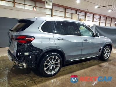 Trzecie zdjęcie samochodu z tyłu: 2026 BMW X5 XDRIVE40I VIN:5UX23EU05T9083401 - miniatura