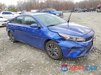 Czwarte zdjęcie samochodu z boku: 2024 KIA FORTE LXS VIN:3KPF24AD2RE755376 - miniatura
