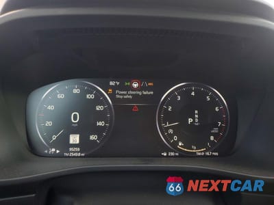 Zdjęcie 9 z 12 samochodu: 2019 VOLVO XC40 T5 R-DESIGN VIN:YV4162UM2K2085570 - miniatura