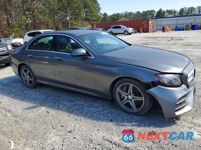 Czwarte zdjęcie samochodu z boku: 2017 MERCEDES-BENZ E 300 4MATIC VIN:WDDZF4KBXHA030890 - miniatura