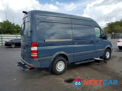Trzecie zdjęcie samochodu z tyłu: 2018 MERCEDES BENZ SPRINTER 2500 DELIVERY VAN VIN:WD3PE7CD5JP647813 - miniatura