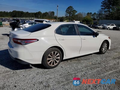 Trzecie zdjęcie samochodu z tyłu: 2020 TOYOTA CAMRY LE VIN:4T1C11AK7LU917512 - miniatura