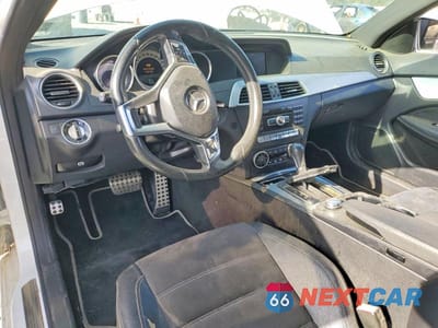 Zdjęcie 8 z 11 samochodu: 2015 MERCEDES-BENZ C 250 VIN:WDDGJ4HB3FG360121 - miniatura