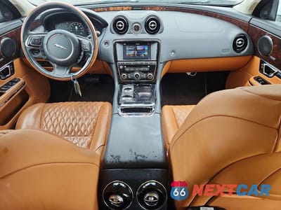 Zdjęcie 8 z 13 samochodu: 2017 JAGUAR XJL PORTFOLIO VIN:SAJWJ2GD5H8W08719 - miniatura