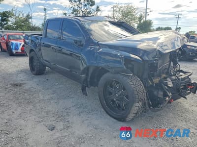 Czwarte zdjęcie samochodu z boku: 2023 NISSAN TITAN PRO-4X VIN:1N6AA1ED8PN113871 - miniatura