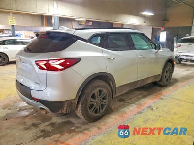 Trzecie zdjęcie samochodu z tyłu: 2022 CHEVROLET BLAZER 2LT VIN:3GNKBCR41NS143086 - miniatura