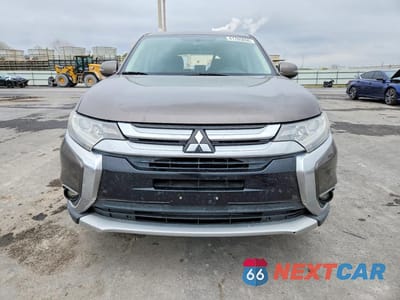 Piąte zdjęcie samochodu w środku: 2017 MITSUBISHI OUTLANDER SE VIN:JA4AD3A38HZ033641 - miniatura