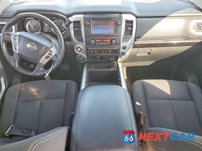 Zdjęcie 8 z 12 samochodu: 2018 NISSAN TITAN SV VIN:1N6AA1E50JN551638 - miniatura