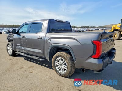 Drugie zdjęcie samochodu z przodu: 2022 TOYOTA TUNDRA CREWMAX SR VIN:5TFLA5DB2NX021126 - miniatura