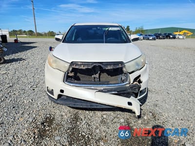 Piąte zdjęcie samochodu w środku: 2014 TOYOTA HIGHLANDER LE PLUS VIN:5TDZKRFH3ES024123 - miniatura