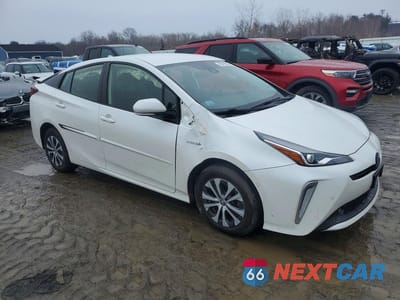 Czwarte zdjęcie samochodu z boku: 2019 TOYOTA PRIUS LE AWD-E VIN:JTDL9RFU9K3004115 - miniatura