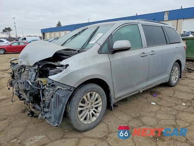 2016 TOYOTA SIENNA XLE 8-PASSENGER 5TDYK3DC7GS736573 - główne zdjęcie licytacji z USA - miniatura