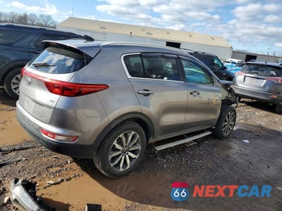 Trzecie zdjęcie samochodu z tyłu: 2017 KIA SPORTAGE EX VIN:KNDPN3AC3H7173895 - miniatura