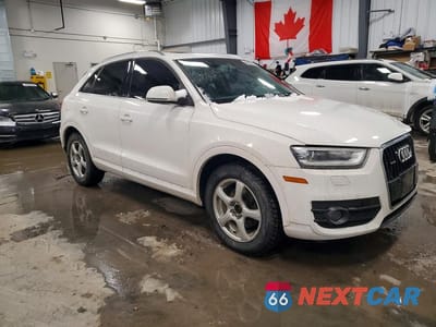 Czwarte zdjęcie samochodu z boku: 2015 AUDI Q3 PREMIUM PLUS VIN:WA1EFEFS1FR001960 - miniatura