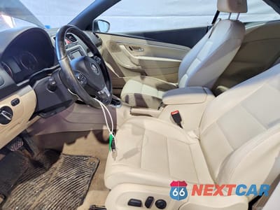 Zdjęcie 7 z 12 samochodu: 2015 VOLKSWAGEN EOS KOMFORT VIN:WVWBW8AH0FV005530 - miniatura