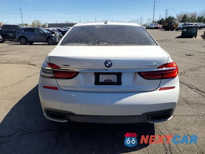 Zdjęcie 6 z 12 samochodu: 2016 BMW 750 XI VIN:WBA7F2C56GG415631 - miniatura